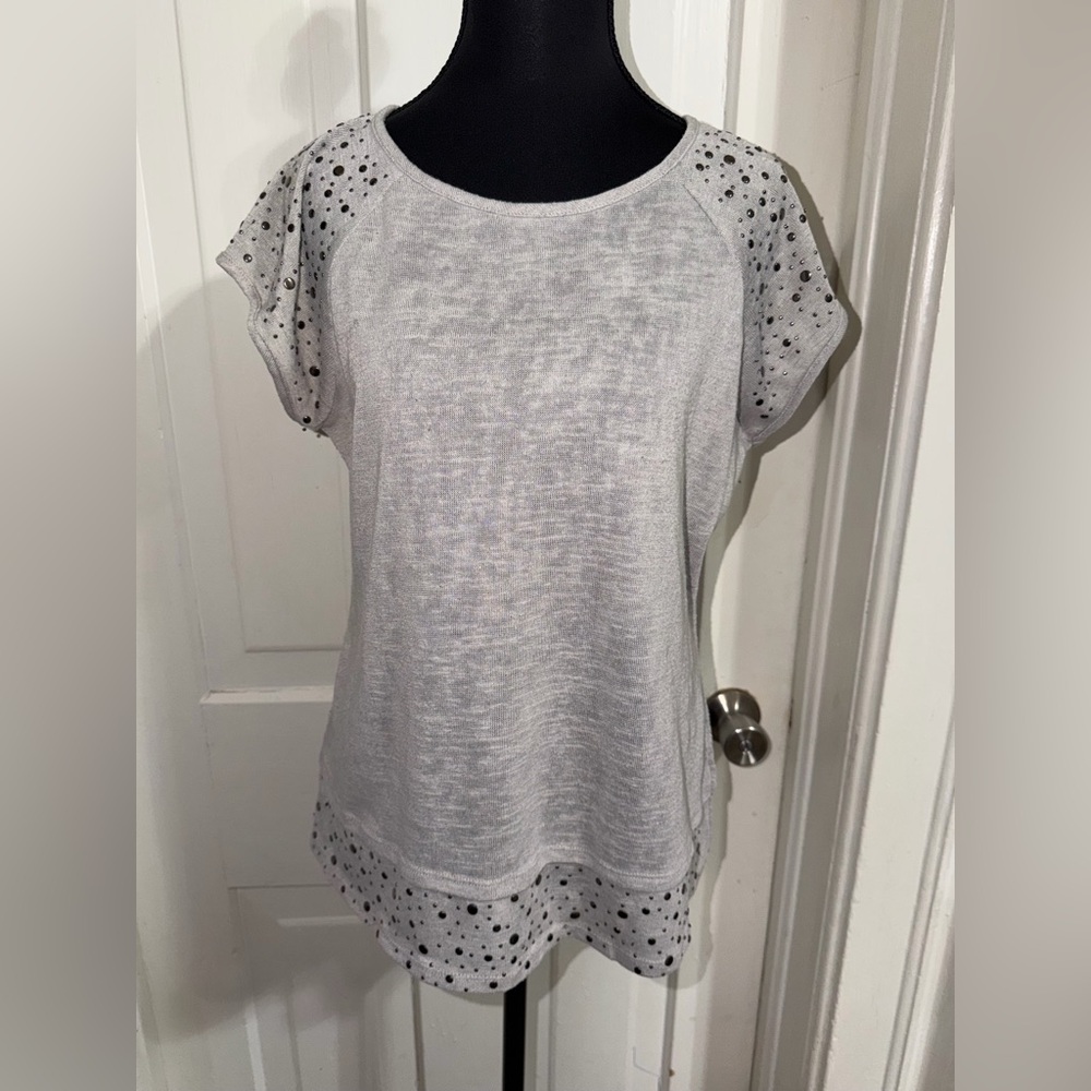 Women's essentials by Milano size medium shirt, top embellishment cute crew neck